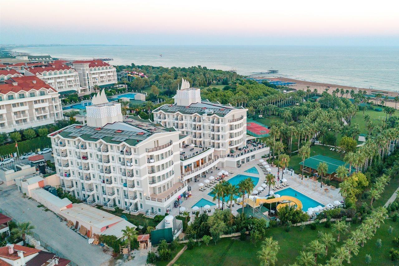 Royal Atlantis Beach Side Exterior photo